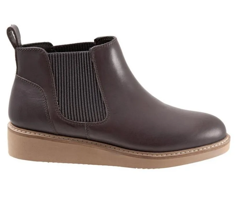 Women's Softwalk Wildwood Chelsea Boots